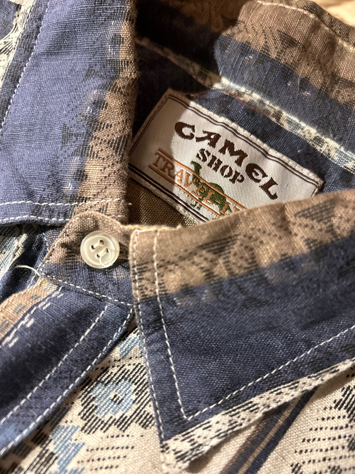 90s Camel shop shirt