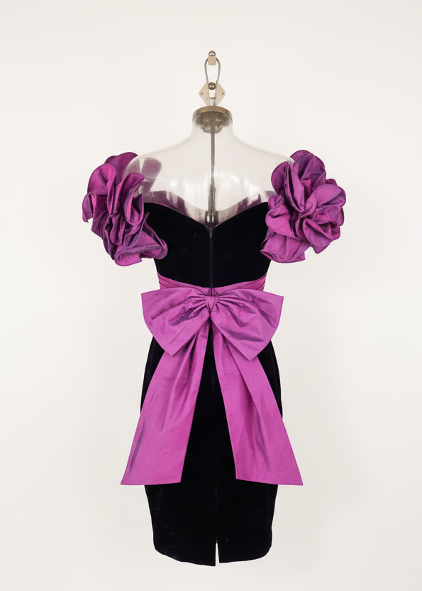 1980s crushed velvet and ruffle sleeves   image 2